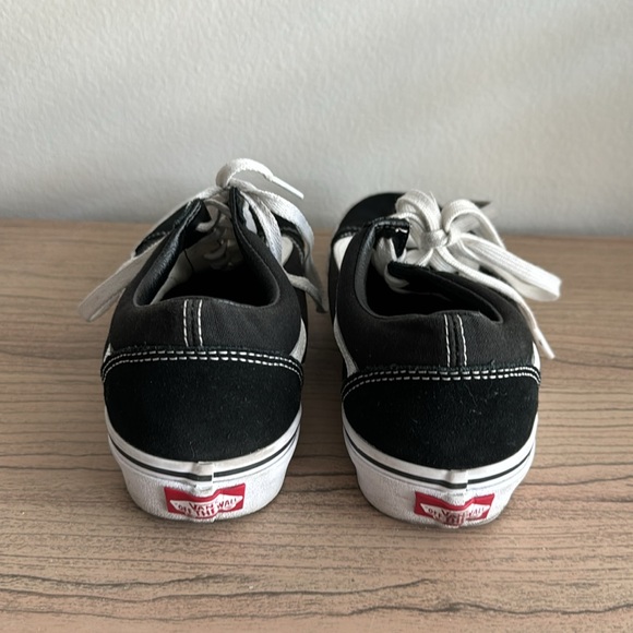 *like new* Old Skool Classic Vans - Picture 4 of 8